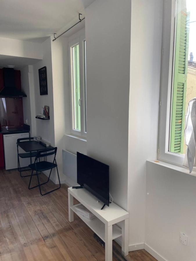 Charmant Studio Proche Centre Ville Et Gare Lourdes Bagian luar foto