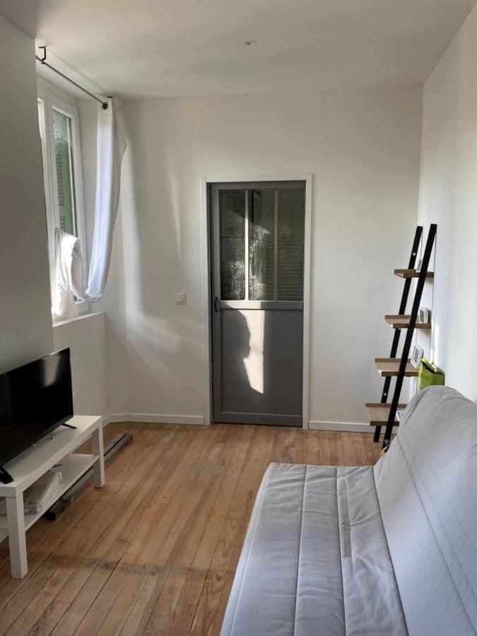 Charmant Studio Proche Centre Ville Et Gare Lourdes Bagian luar foto
