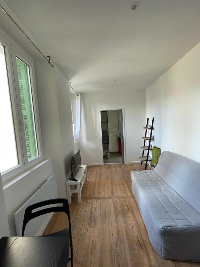 Charmant Studio Proche Centre Ville Et Gare Lourdes Bagian luar foto