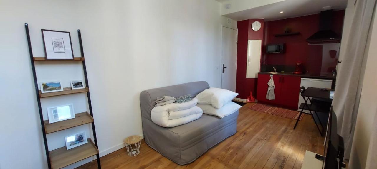 Charmant Studio Proche Centre Ville Et Gare Lourdes Bagian luar foto