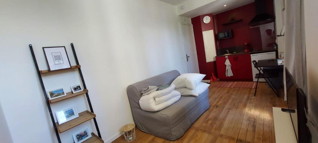 Charmant Studio Proche Centre Ville Et Gare Lourdes Bagian luar foto