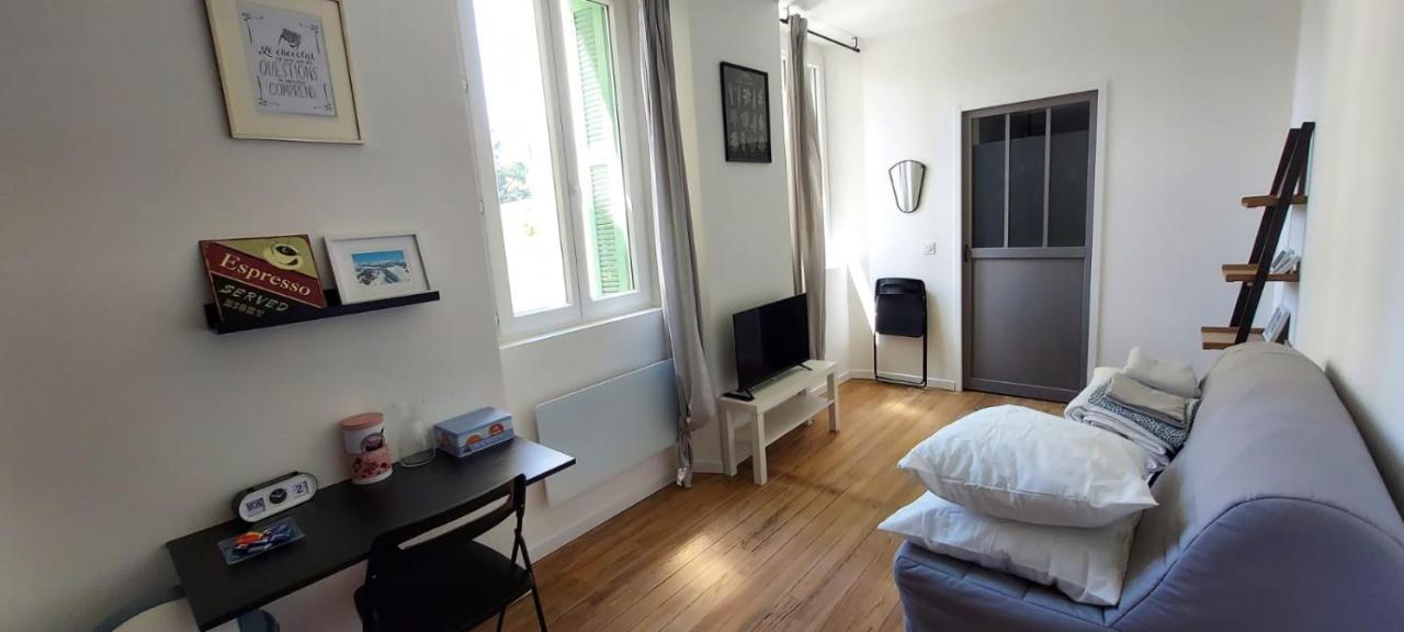 Charmant Studio Proche Centre Ville Et Gare Lourdes Bagian luar foto